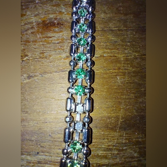 Two Sparkling Bracelets, Stretch & Clasp, Green & Clear Stones, Appear V… - Picture 8 of 10